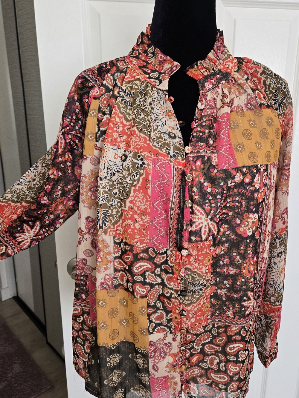 entro Patch Work Pattern Blouse - Picture 1 of 3